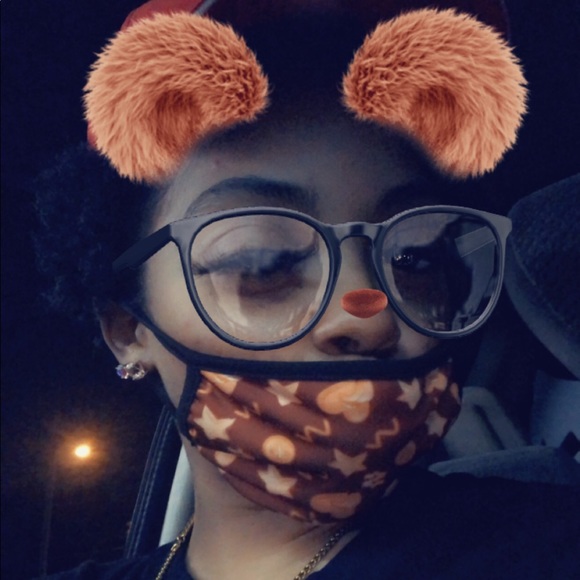 Meet your Posher, Dee - Picture 1 of 1